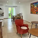 Apartment Symphonie T3, Terrasse, Jardin & Parking Prive Greoux-les-Bains