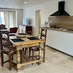 Apartment Symphonie T3, Terrasse, Jardin & Parking Prive
